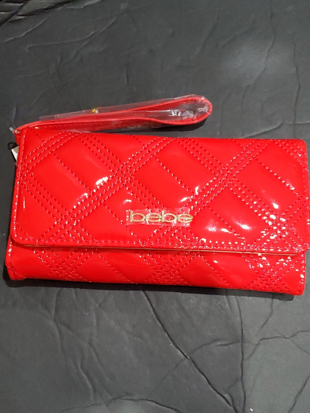 Bebe tomato red cameron bshine quilted glossy trifold wallet clutch brand new